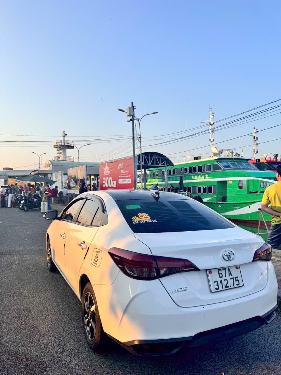 Xe dịch vụ liên tỉnh